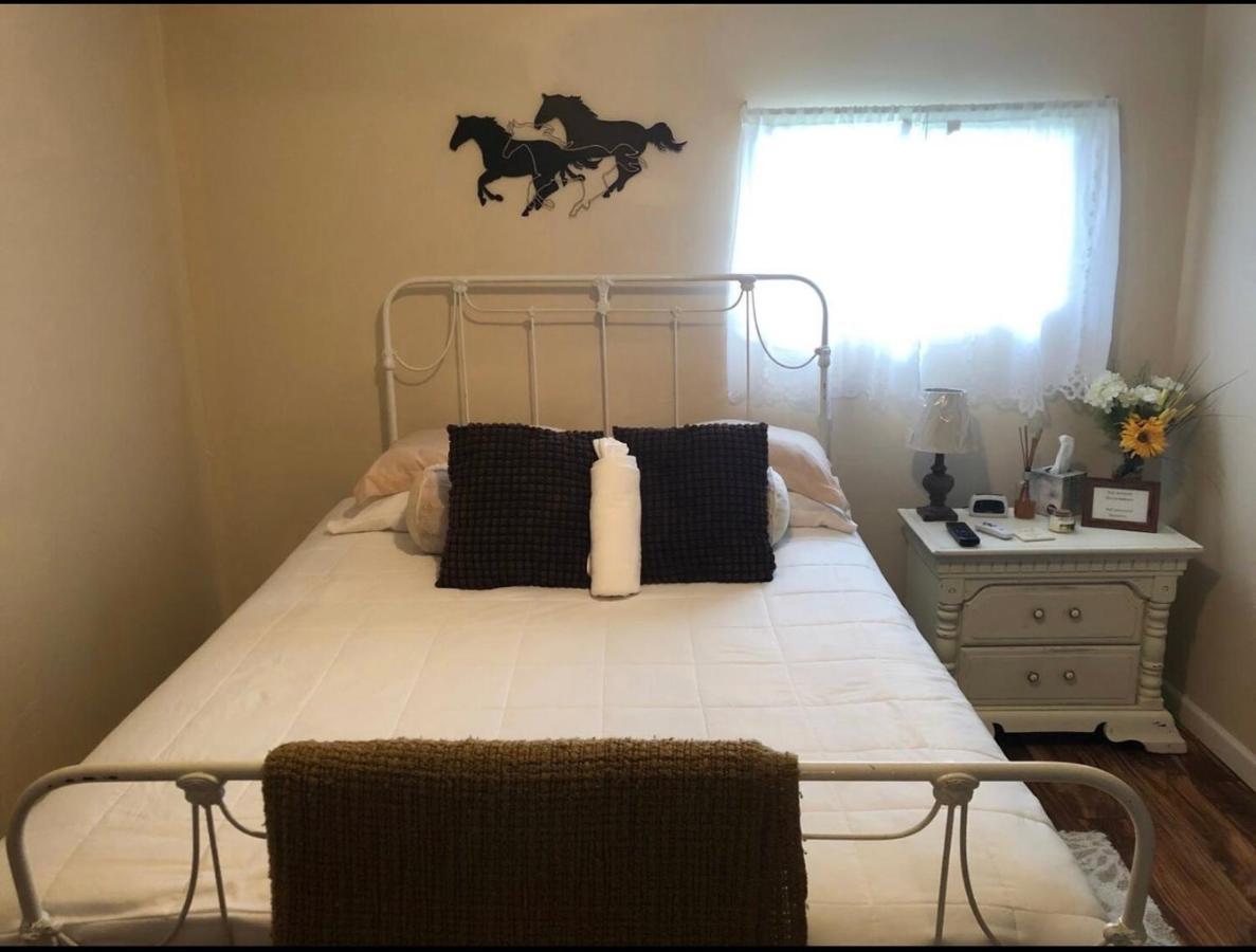 Little Piece Of The Farm Apartment บาตันรูช ภายนอก รูปภาพ