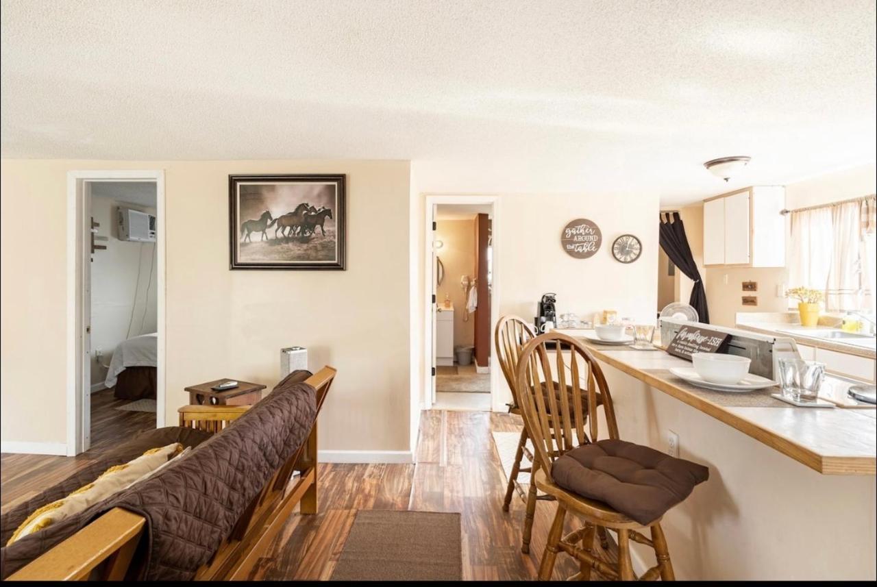 Little Piece Of The Farm Apartment บาตันรูช ภายนอก รูปภาพ