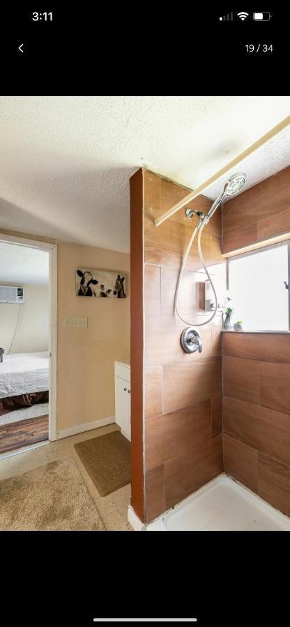 Little Piece Of The Farm Apartment บาตันรูช ภายนอก รูปภาพ